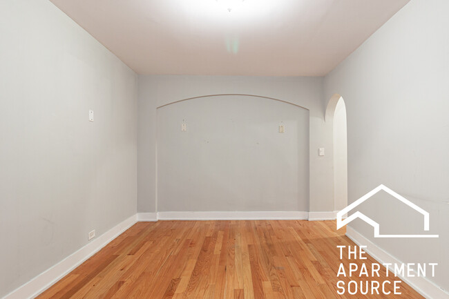 Photo - 435 W Roscoe St Apartments Unit 401