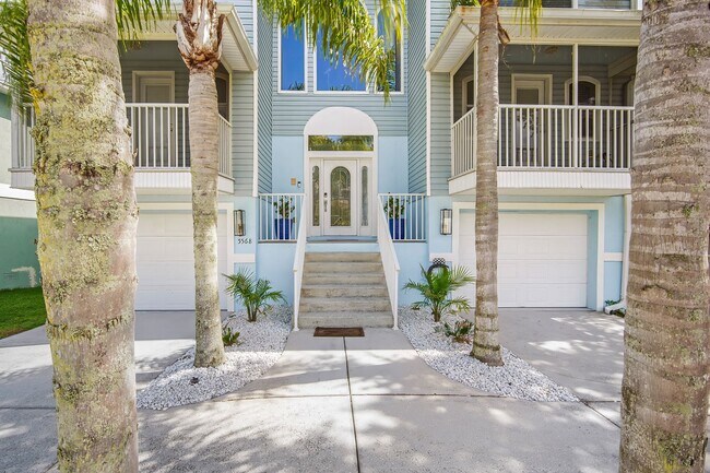 Photo - Waterfront Luxury Living Awaits!