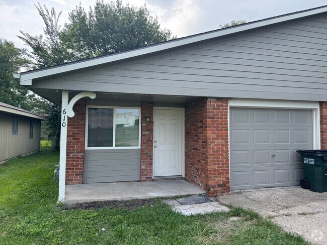 Building Photo - 610 Bremer Dr Rental