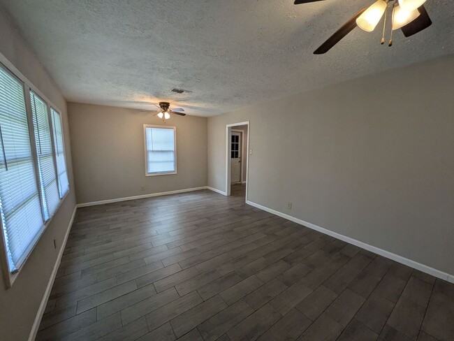 Photo - 2306 Butler Dr
