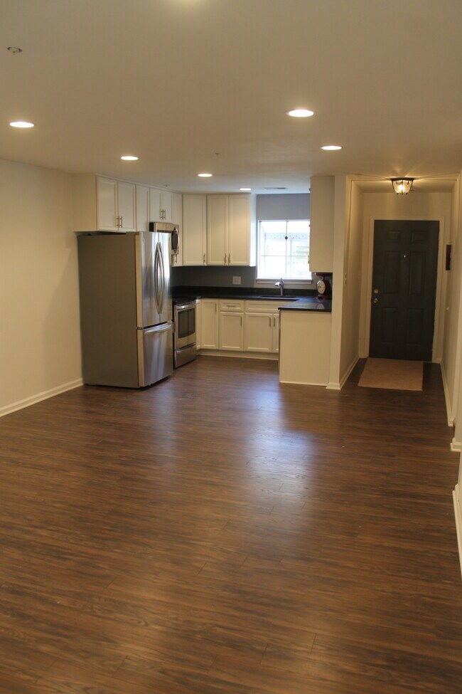 Photo - Redtail Unit 201C