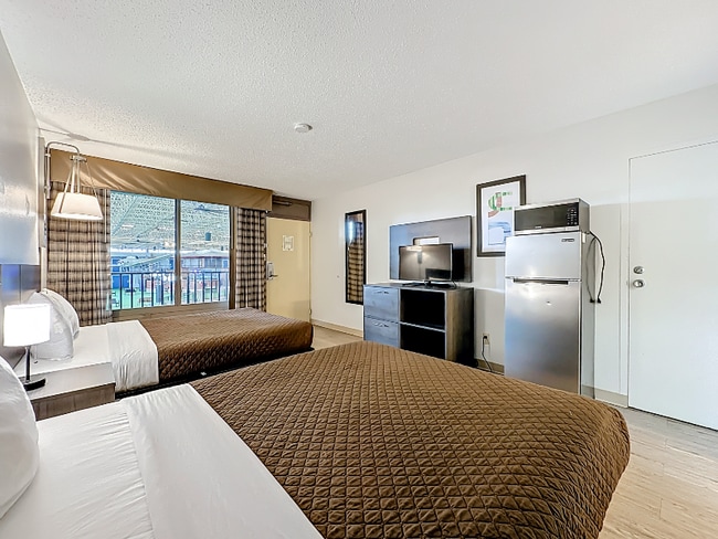 Photo - 910 Suemac Rd Unidad King Room