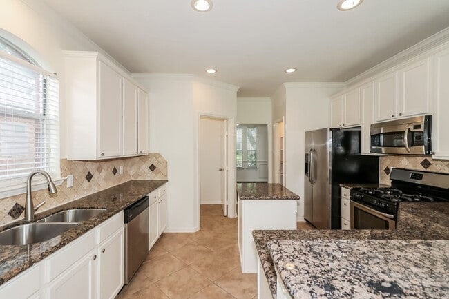 Photo - 1331 Blackheath Ct