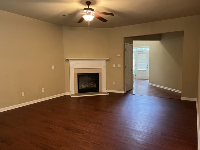 Photo - 5775 Weddington Dr