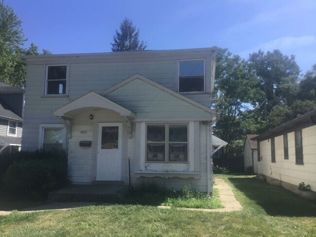 2827 W Bobolink Ave Unidad 2827A W. Bobolink Ave- upper