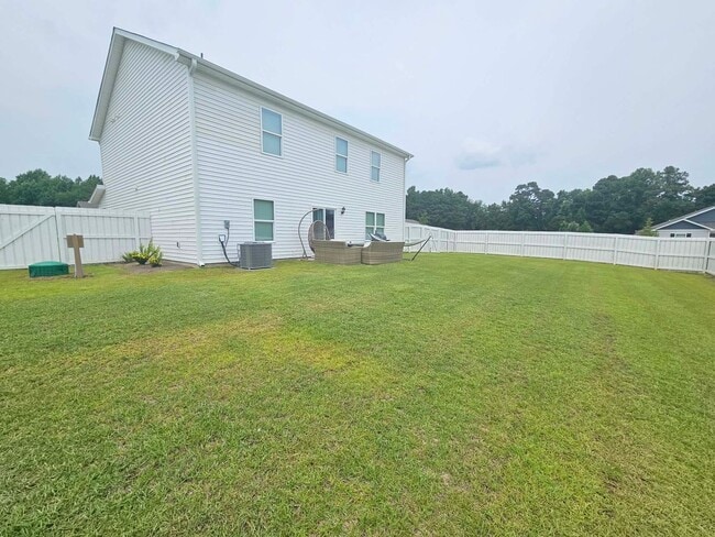 Building Photo - Newer 4 Bedroom Home In Stella NC