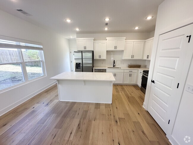 Building Photo - 1234 W James St Rental