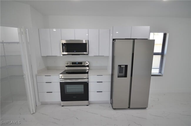 Photo - 2132 Barker Blvd