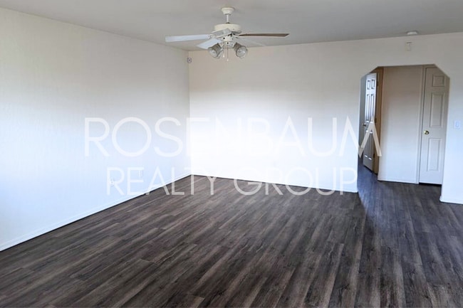 Photo - Charming 2-bedrooms, 2-baths duplex locate...