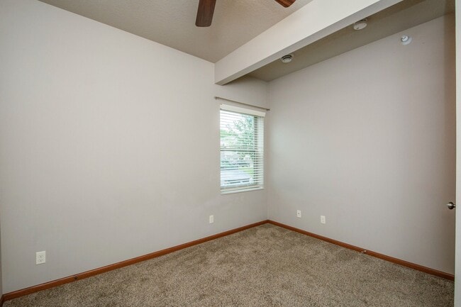 124 N Hyland #104 | Bedroom