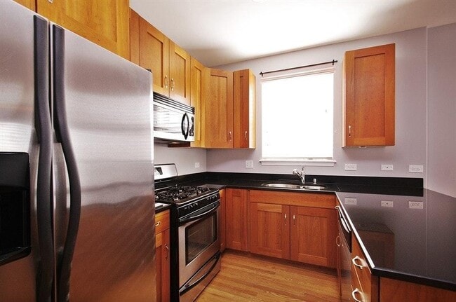 Photo - 2337 N Albany Ave