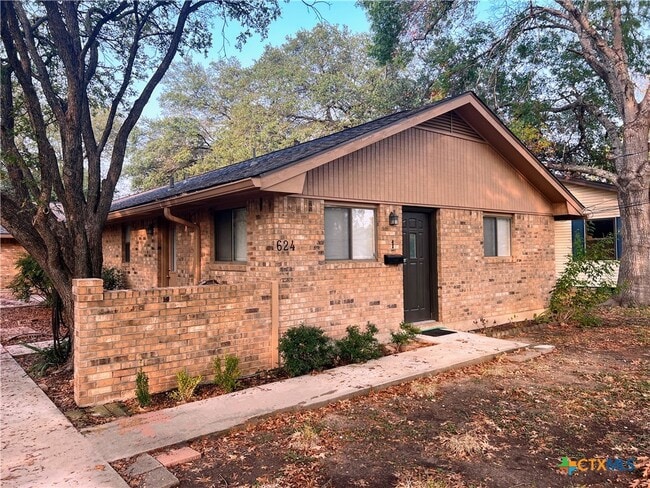 Photo - 624 E Elm St