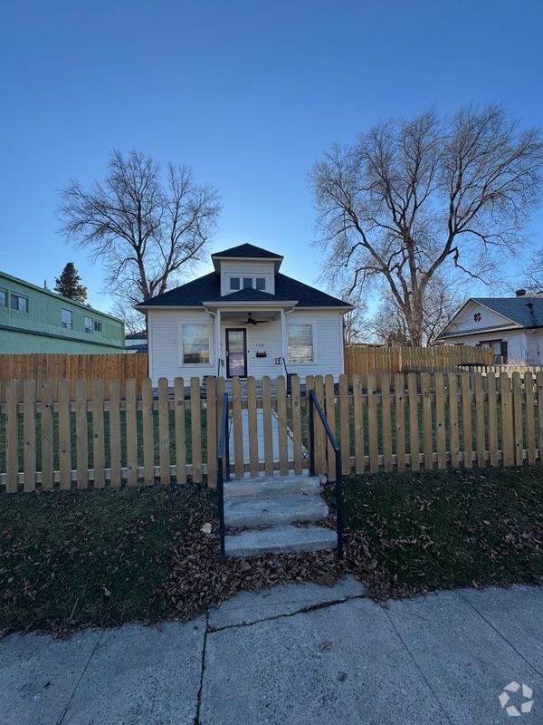 Building Photo - 1510 Cleveland Blvd Rental