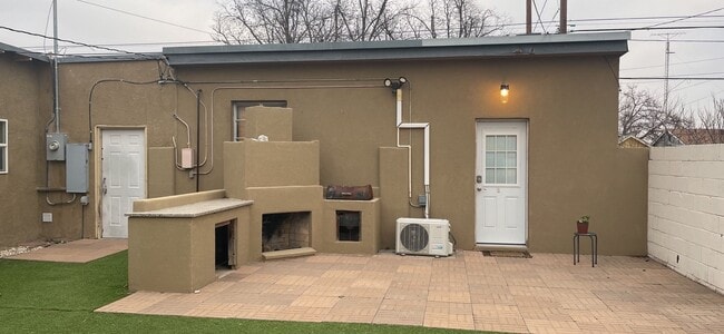 Photo - 408 N Mesa Apartment Unit B