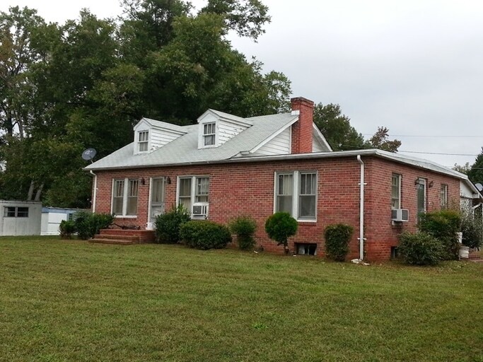 Photo - 18400 New Kent Hwy Apartments