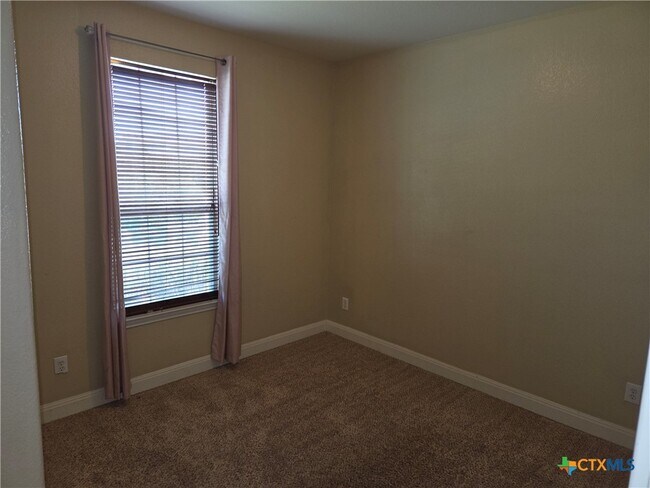 Photo - 716 Moon Shadow Ct