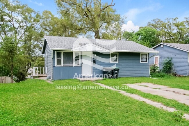 Photo - 3876 Parker St