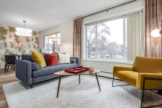 Photo - Independence Green Apts