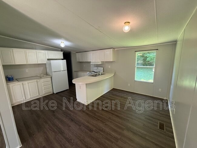 1121 McRee Heights Cir