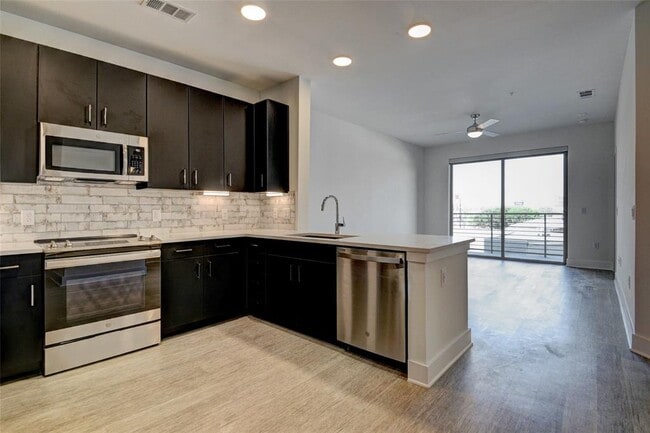 Photo - 6400 Washington St Unidad 444 Rental