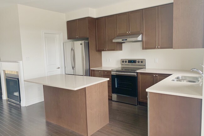 Photo - 10 Oakmore Ln