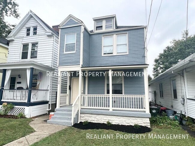 Charming 3 Bedroom, 2 Bath Single-Family H... - Charming 3 Bedroom, 2 Bath Single-Family H... House