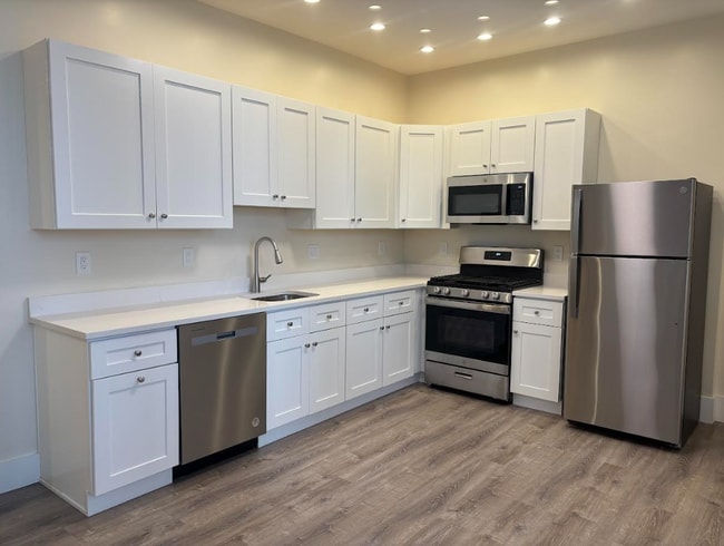 Building Photo - 1423 Cambridge St Unit 2 Rental
