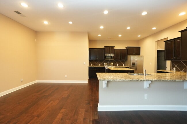 Photo - Bright 5BR w/ Island Kitchen,  Loft & 2-Car Garage in Mooresville