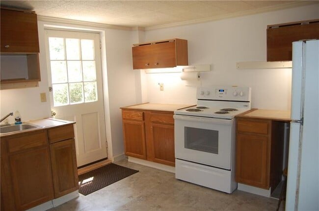 Photo - 649 Kenilworth Cir