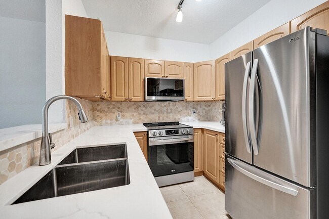 Photo - 1743 NE 4th Ave Unidad F4