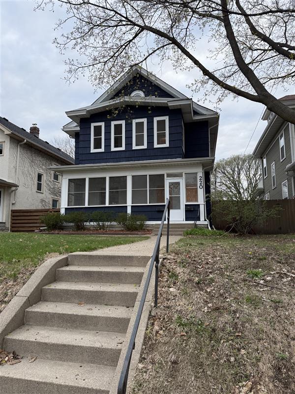 Building Photo - 220 Penn Ave S