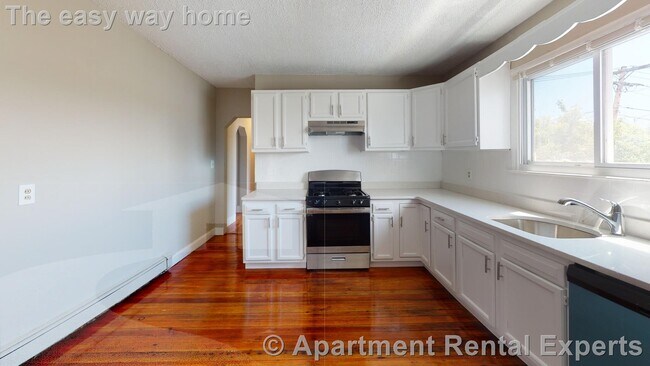 Photo - 280 McGrath Hwy Unit #2