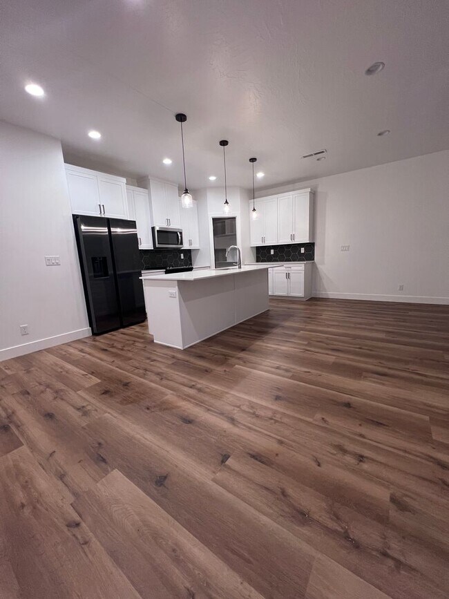 Photo - Stylish Desert Ridge Townhome with Modern Finishes & 2-Car Garage