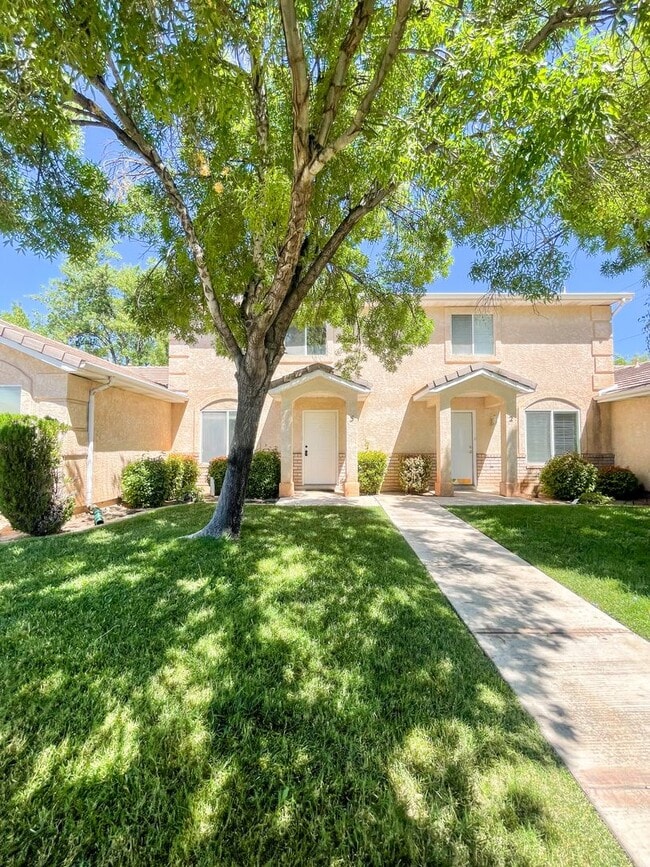 Photo - Charming 2 Bedroom Home in Prime Location ...