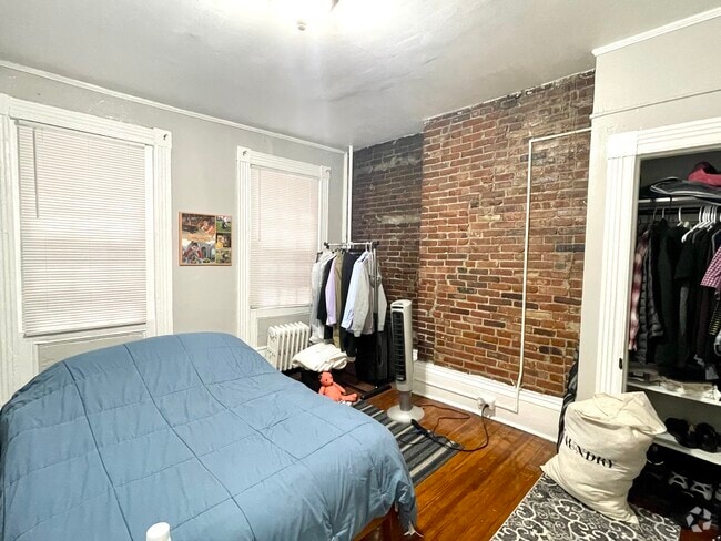Building Photo - 1 Champney Pl Unit 2-1 Rental
