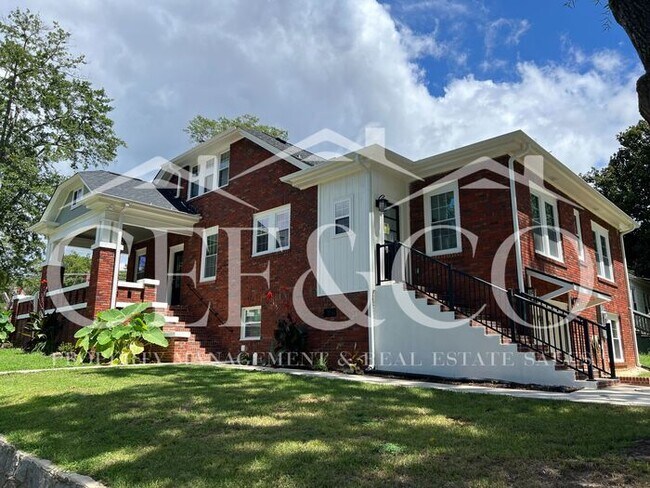 Photo - 460 S Converse St