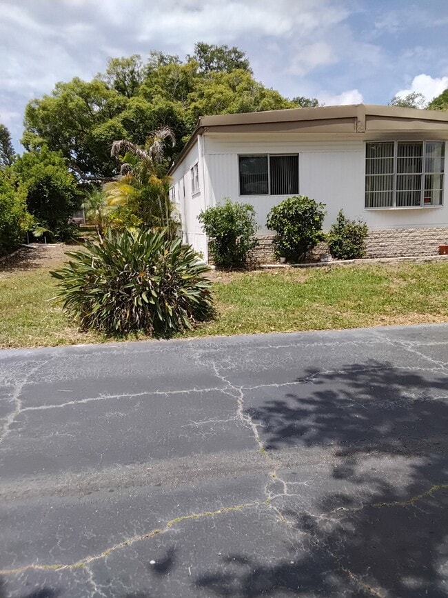 Photo - 86 Laurelwood Dr