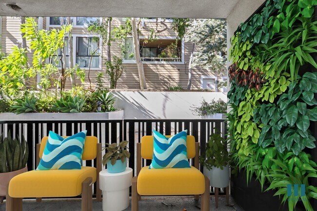 Patio espacioso - Darlington Center by Wiseman