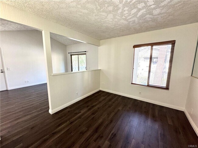 Photo - 960 E Bonita Ave Unidad 1/4