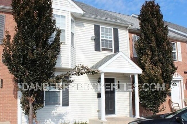 Building Photo - 1111 N Byrne Rd