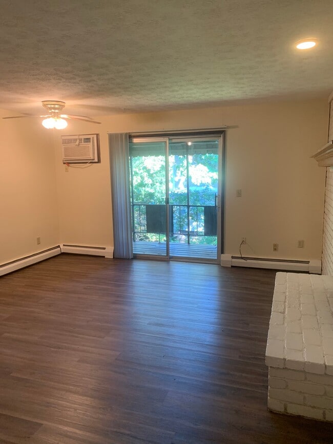 Photo - 2065 Sutton Ave