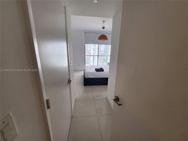 Photo - 485 Brickell Ave Unit 2504