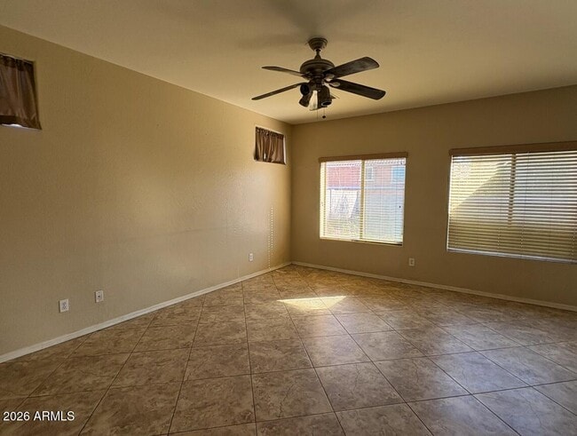 Photo - 25825 W Miami St