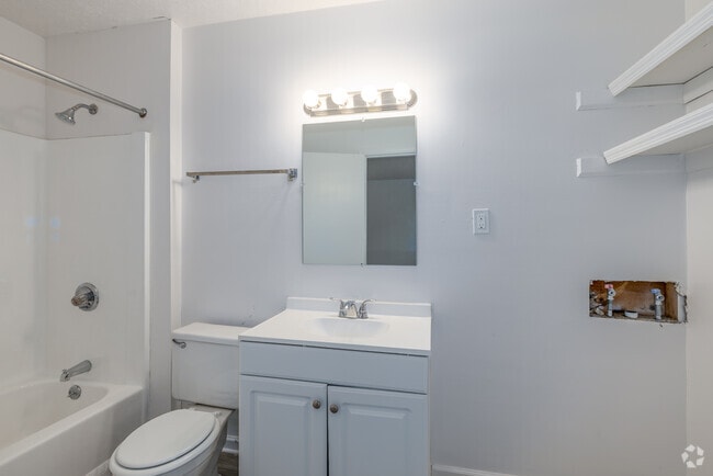 2BR, 1.5BA - 1,100SF - Primary Bathroom