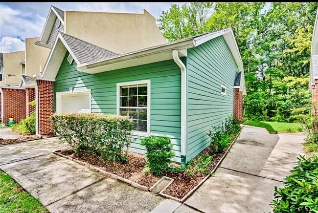 Photo - 322 NW 50th Blvd