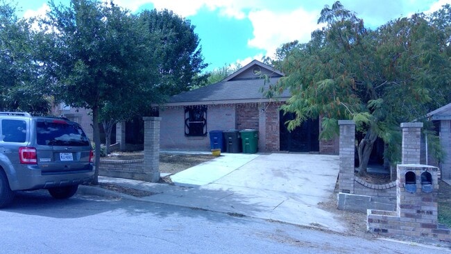 Building Photo - 9031 Port Shire Dr