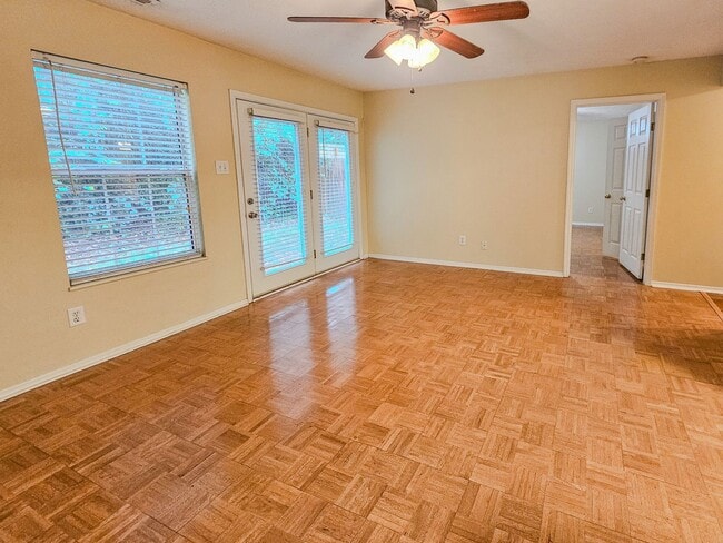 Photo - Knoxville 37934 - 3 bed 2.5 bath Condo - Contact Ryan Fogarty 865-333-4840