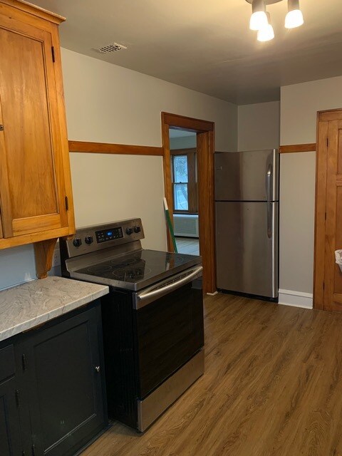 Kitchen - 106 N 7th Ave Unit 104