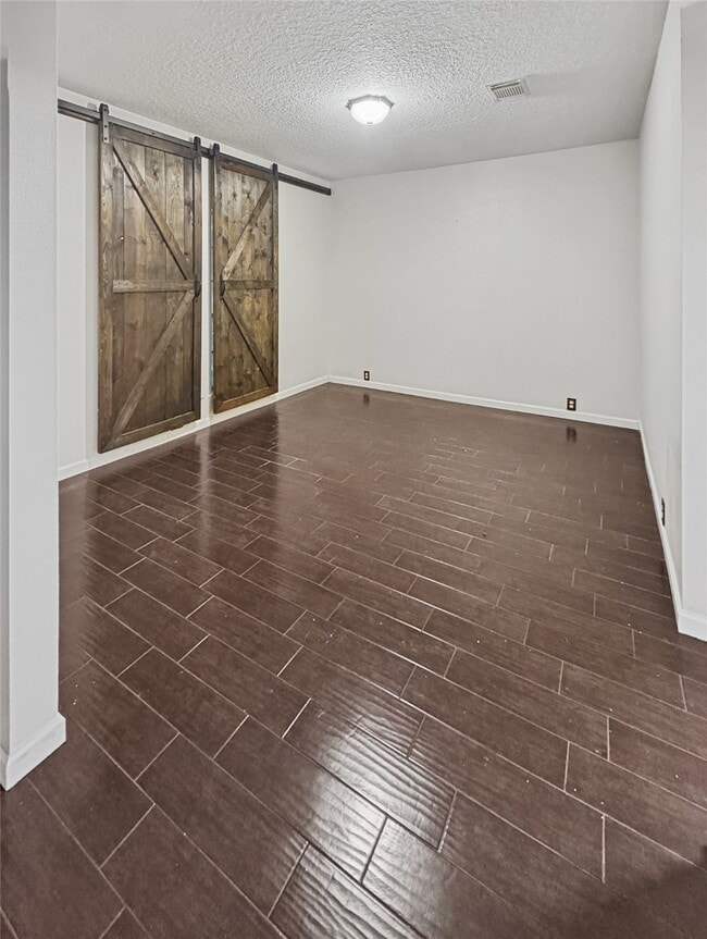 Photo - 18707 Woodbreeze Dr
