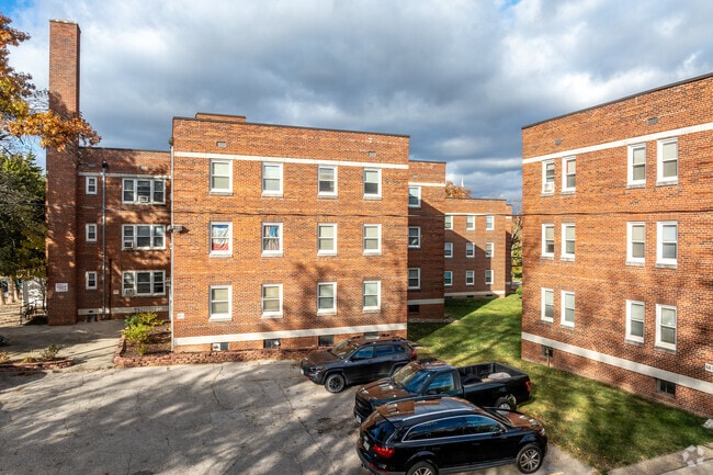 Hampton House Apartments